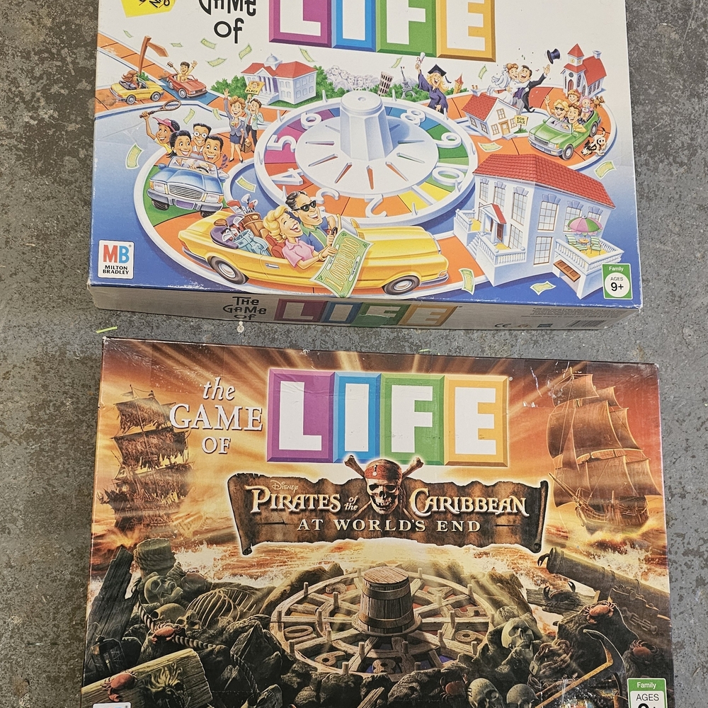 💥 3 For $20 💥 Hasbro Game of Life Board Games - Multicolor